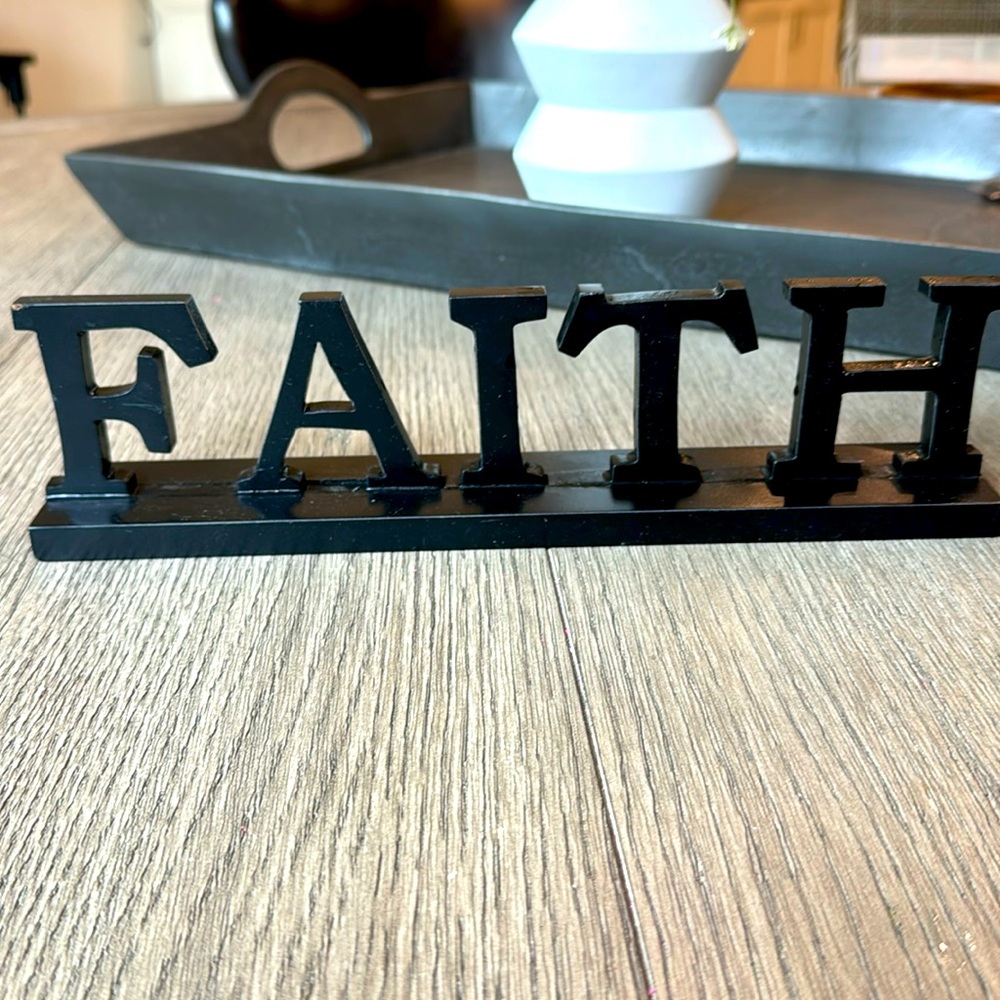 FAITH decor